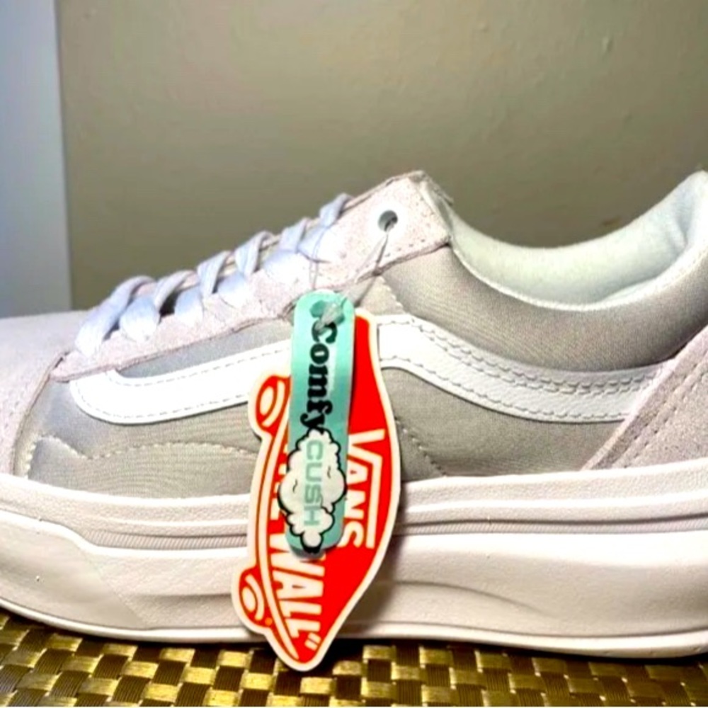 Vans Women 8/ Men 6.5 old skool classic skate shoes